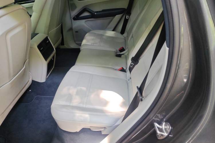 Used Porsche Cayenne 2019 Cayenne 3.0T Left Rear Seat