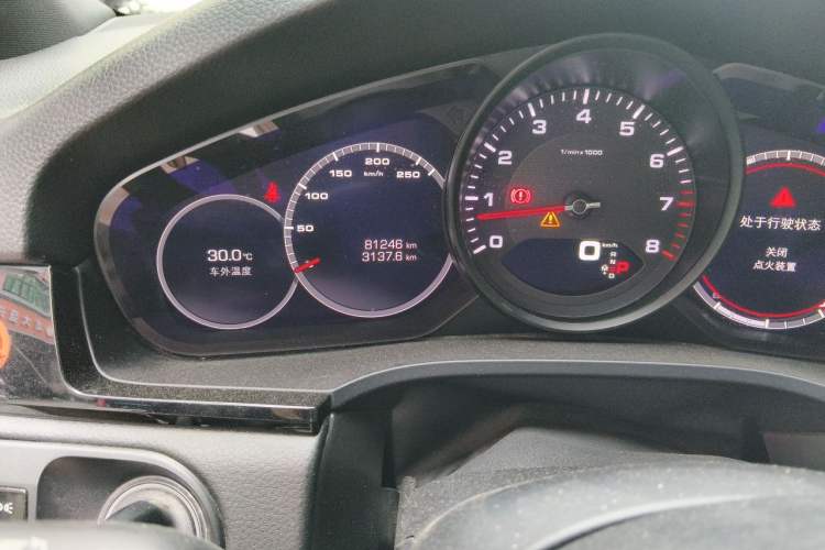 Used Porsche Cayenne 2019 Cayenne 3.0T Odometer Close Up
