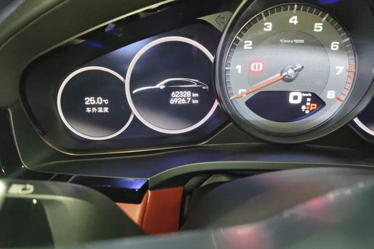Used Porsche Cayenne 2019 Cayenne Coupé 3.0T Odometer Close Up