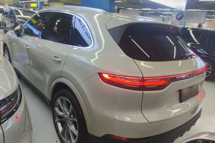 Used Porsche Cayenne 2019 Cayenne 3.0T Rear Left 45 Deg