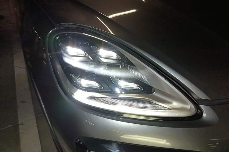 Used Porsche Cayenne 2019 Cayenne 3.0T Right Front Headlight