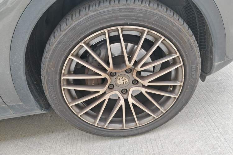 Used Porsche Cayenne 2019 Cayenne 3.0T Right Front Wheel Hub