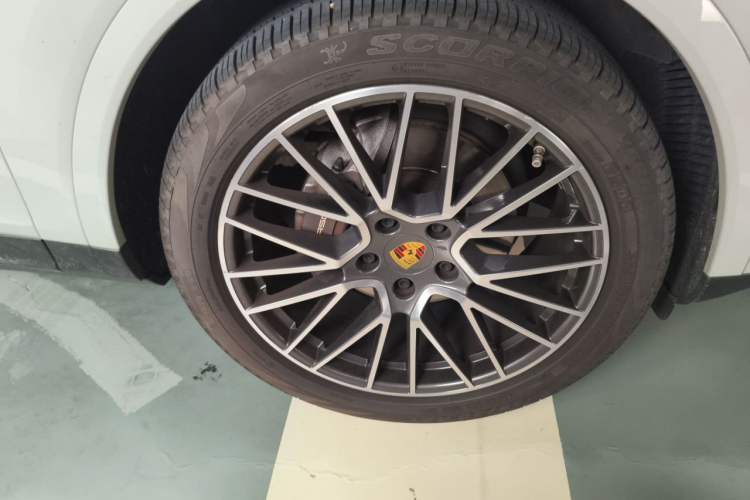 Used Porsche Cayenne 2019 Cayenne 3.0T Right Front Wheel Hub