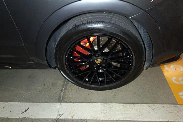 Used Porsche Cayenne 2019 Cayenne 3.0T Right Front Wheel Hub