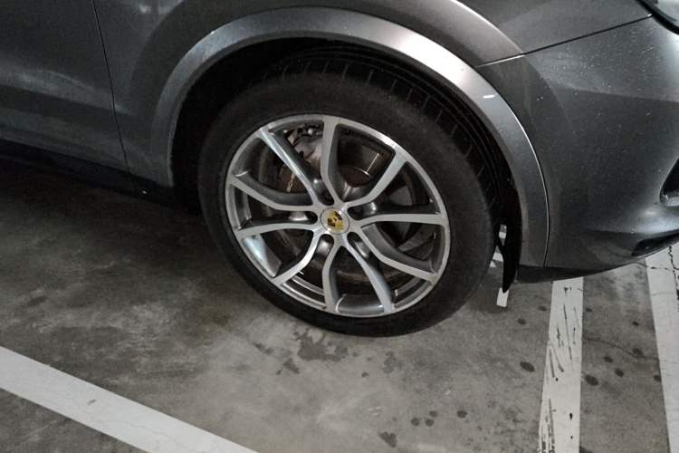 Used Porsche Cayenne 2019 Cayenne 3.0T Right Front Wheel Hub