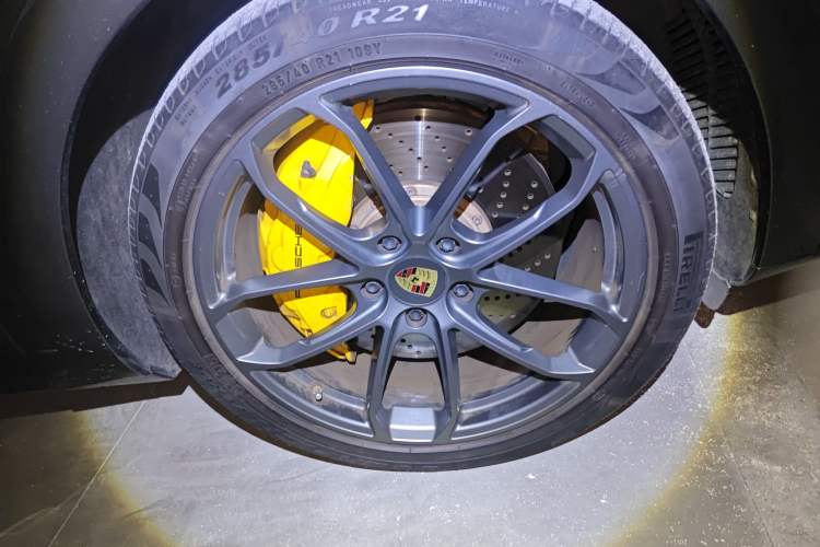 Used Porsche Cayenne 2019 Cayenne 3.0T Right Front Wheel Hub