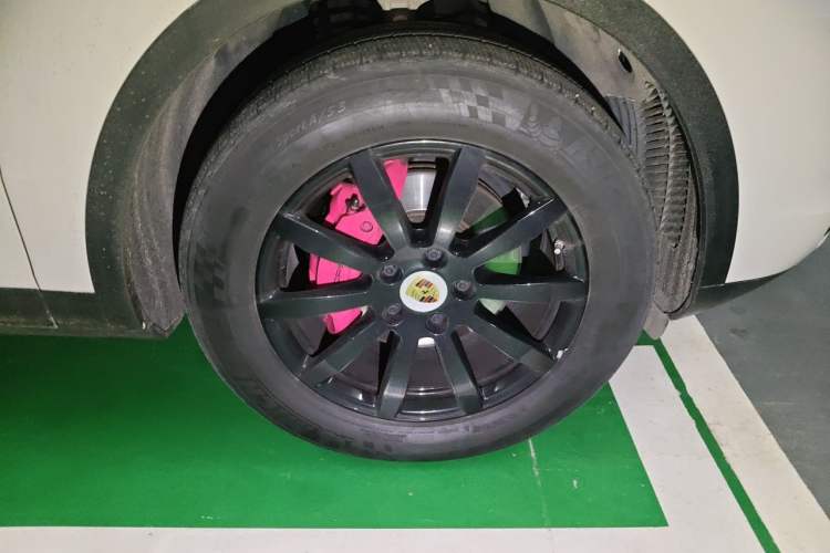 Used Porsche Cayenne 2019 Cayenne 3.0T Right Front Wheel Hub