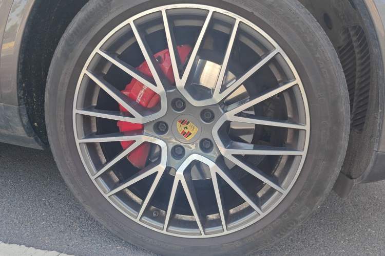 Used Porsche Cayenne 2019 Cayenne 3.0T Right Front Wheel Hub