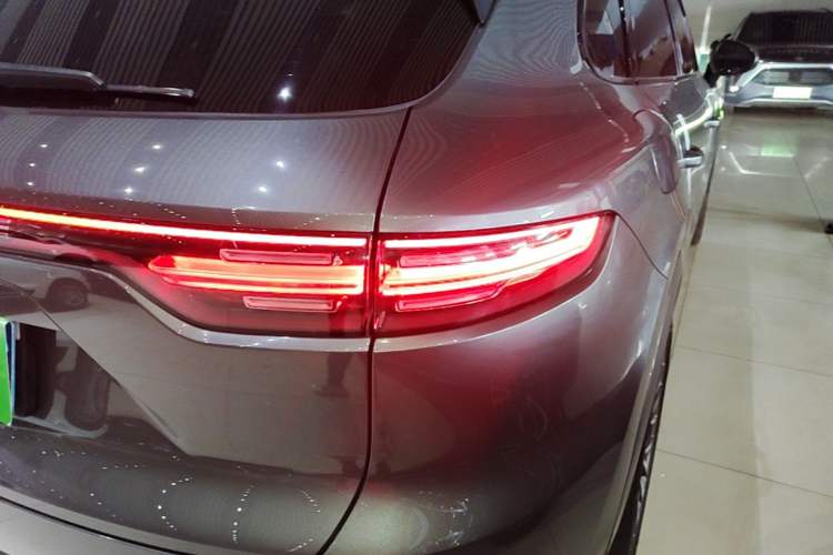 Used Porsche Cayenne 2019 Cayenne 3.0T Right Rear Taillight