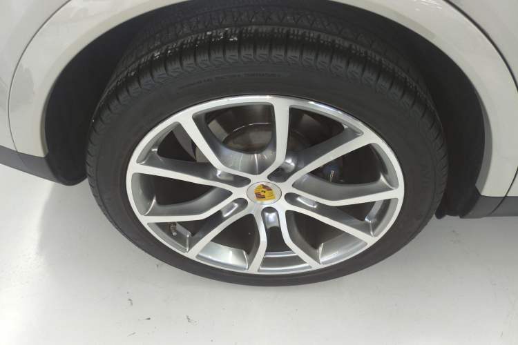 Used Porsche Cayenne 2019 Cayenne 3.0T Right Rear Wheel Hub