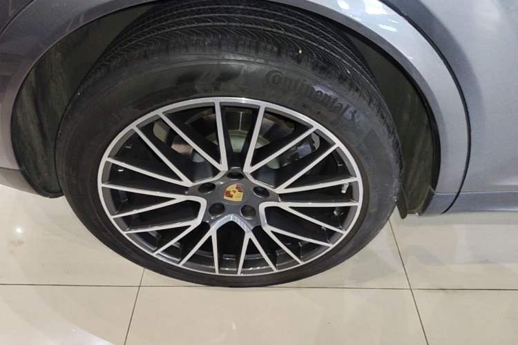 Used Porsche Cayenne 2019 Cayenne 3.0T Right Rear Wheel Hub