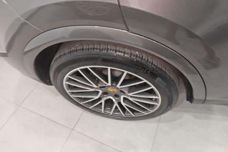 Used Porsche Cayenne 2019 Cayenne 3.0T Right Rear Wheel Hub