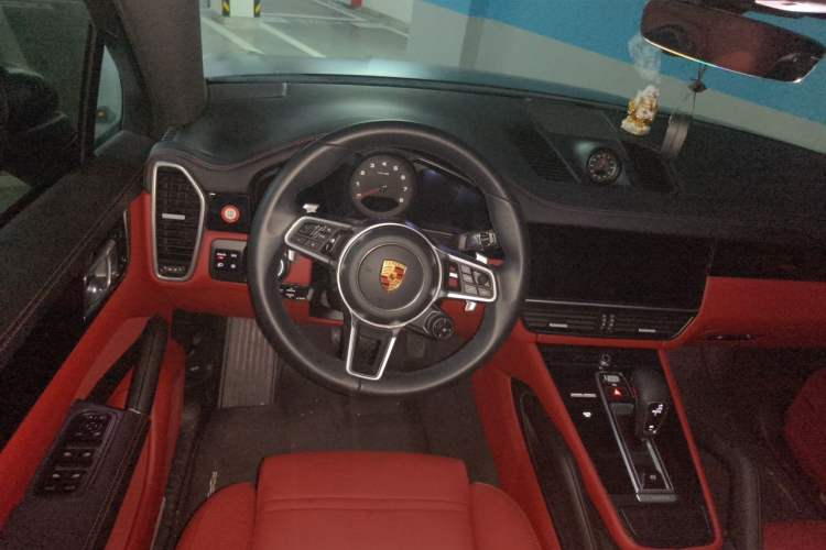 Used Porsche Cayenne 2019 Cayenne Coupé 3.0T Steering Wheel