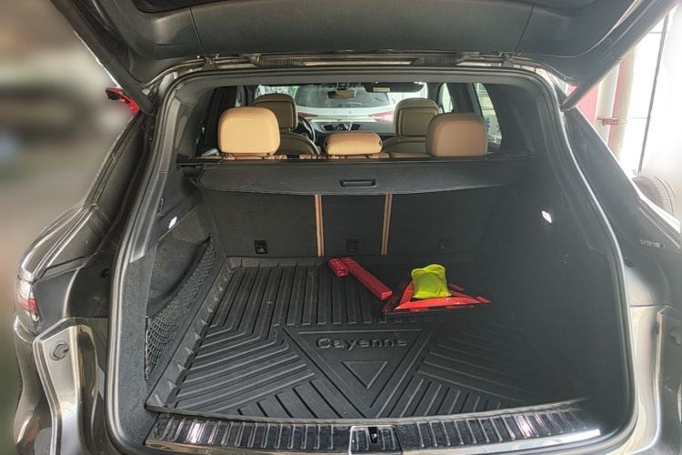 Used Porsche Cayenne 2019 Cayenne 3.0T Trunk
