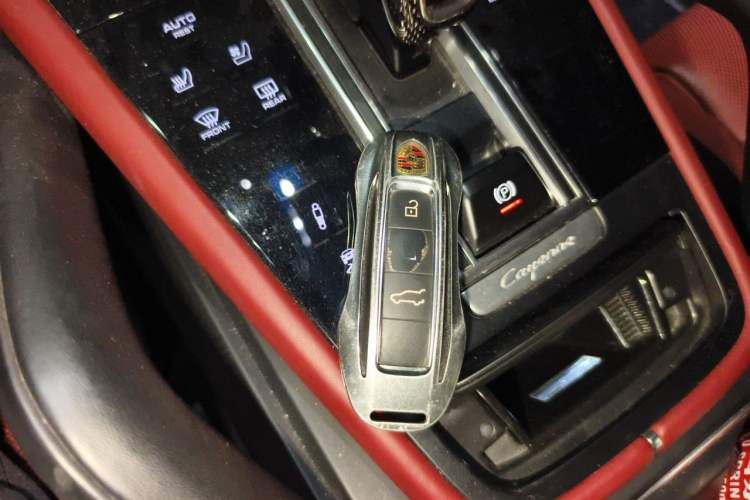 Used Porsche Cayenne 2019 Cayenne Coupé 3.0T Vehicle Key