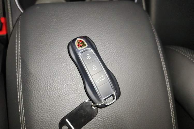 Used Porsche Cayenne 2019 Cayenne 3.0T Vehicle Key