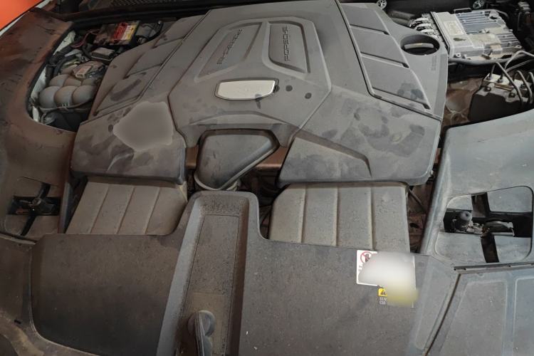 Used Porsche Cayenne 2019 Cayenne 3.0T Engine Bay