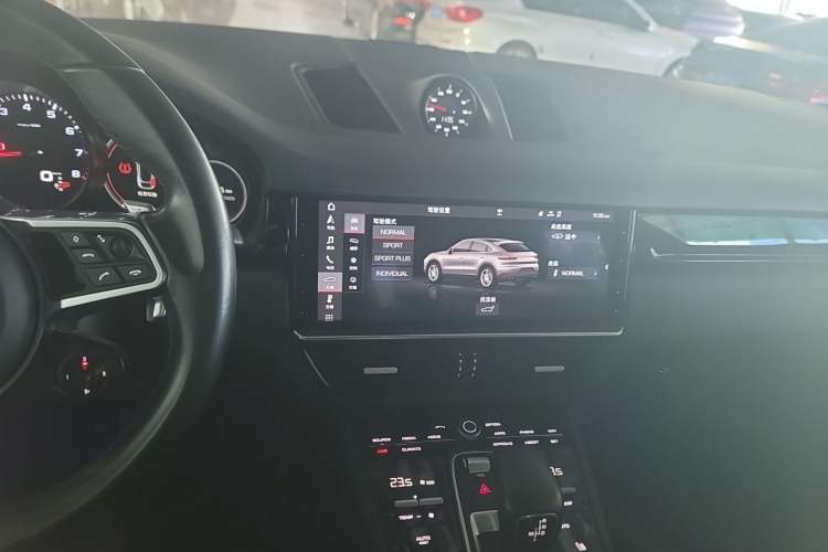 Used Porsche Cayenne 2019 Cayenne Coupé 3.0T Audio And AC Panel