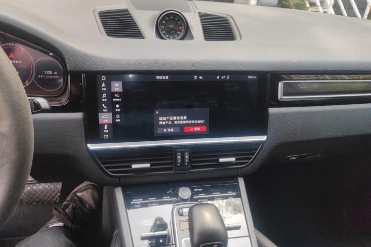 Used Porsche Cayenne 2019 Cayenne Coupé 3.0T Audio And AC Panel