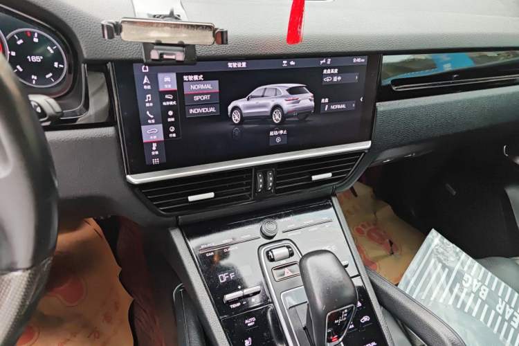 Used Porsche Cayenne 2019 Cayenne 3.0T Audio And AC Panel