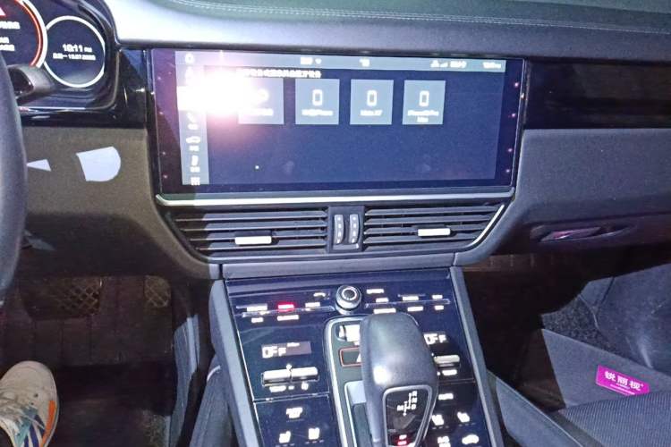 Used Porsche Cayenne 2019 Cayenne Coupé 3.0T Audio And AC Panel