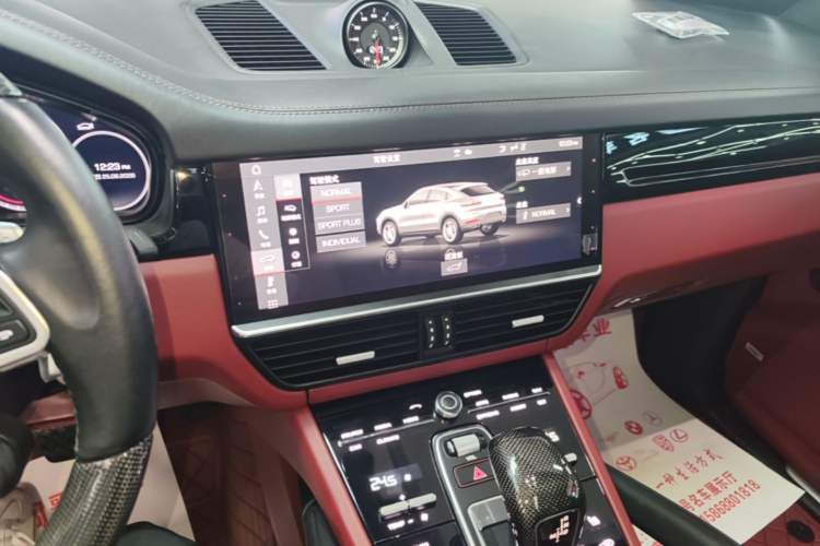 Used Porsche Cayenne 2019 Cayenne Coupé 3.0T Audio And AC Panel