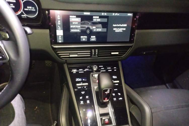 Used Porsche Cayenne 2019 Cayenne Coupé 3.0T Audio And AC Panel