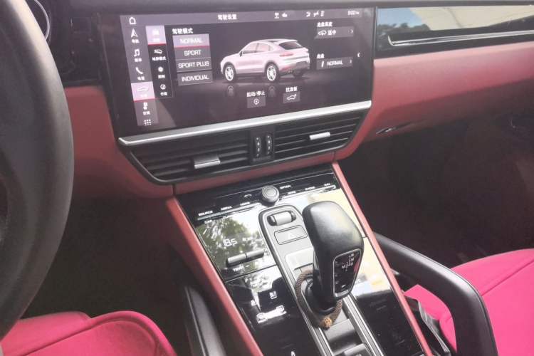 Used Porsche Cayenne 2019 Cayenne Coupé 3.0T Audio And AC Panel