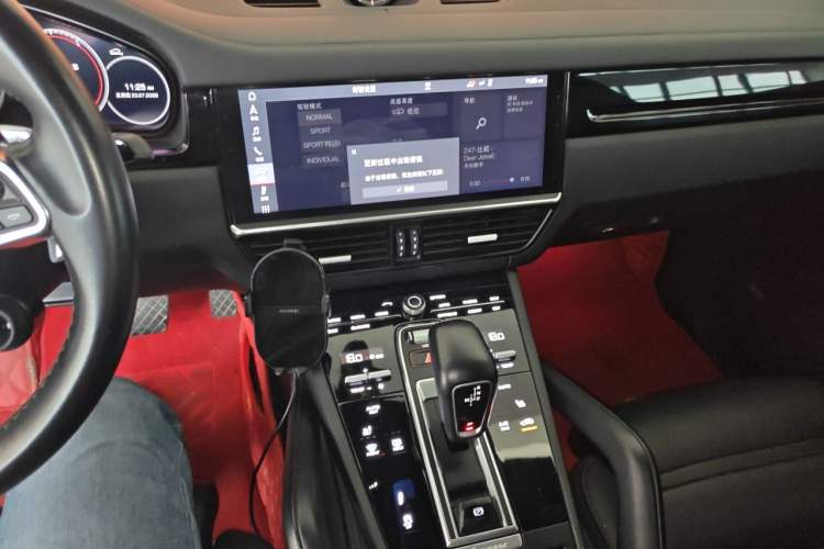 Used Porsche Cayenne 2019 Cayenne Coupé 3.0T Audio And AC Panel