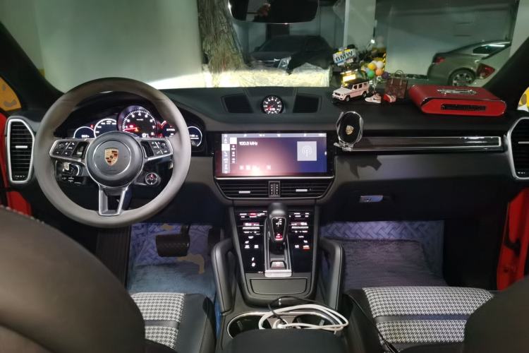 Used Porsche Cayenne 2019 Cayenne Coupé 3.0T Center Console