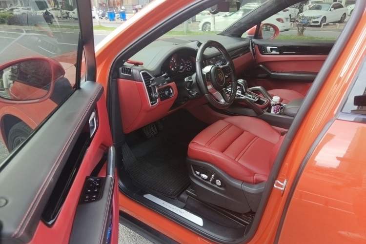 Used Porsche Cayenne 2019 Cayenne Coupé 3.0T Driver Seat