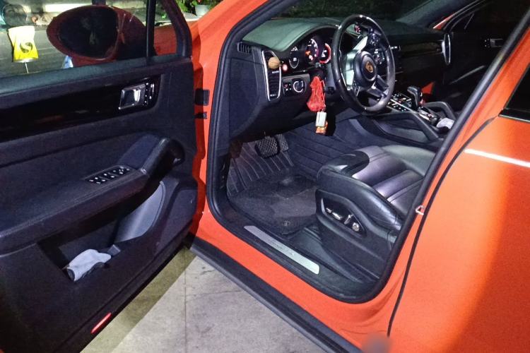 Used Porsche Cayenne 2019 Cayenne Coupé 3.0T Driver Seat