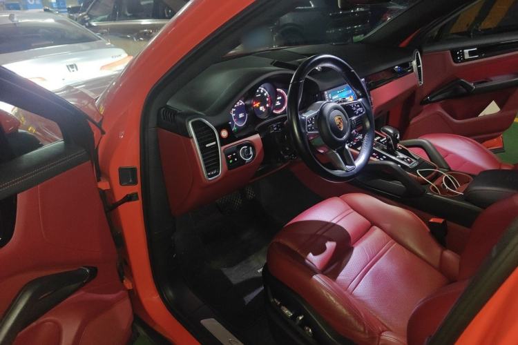 Used Porsche Cayenne 2019 Cayenne Coupé 3.0T Driver Seat