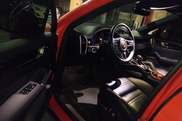 Used Porsche Cayenne 2019 Cayenne Coupé 3.0T Driver Seat