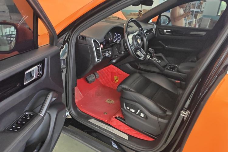 Used Porsche Cayenne 2019 Cayenne Coupé 3.0T Driver Seat