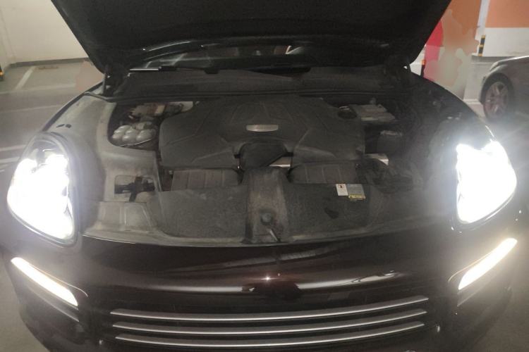 Used Porsche Cayenne 2019 Cayenne 3.0T Engine Bay