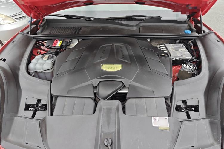 Used Porsche Cayenne 2019 Cayenne Coupé 3.0T Engine Bay