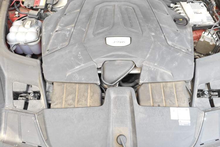 Used Porsche Cayenne 2019 Cayenne Coupé 3.0T Engine Bay