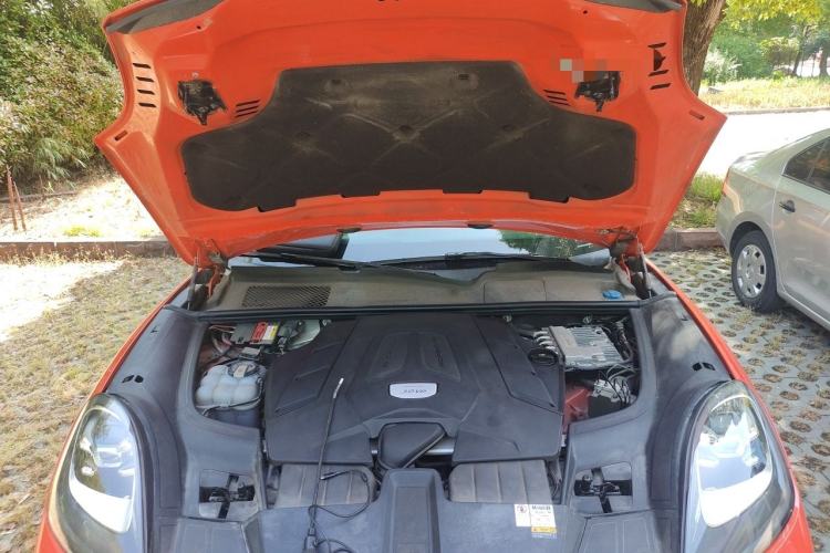 Used Porsche Cayenne 2019 Cayenne Coupé 3.0T Engine Bay