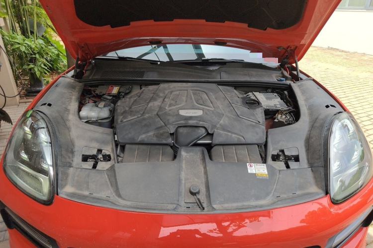 Used Porsche Cayenne 2019 Cayenne Coupé 3.0T Engine Bay
