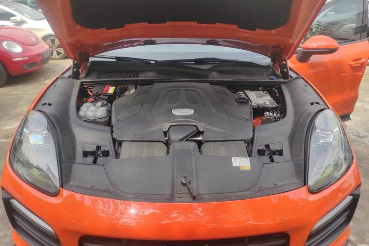 Used Porsche Cayenne 2019 Cayenne Coupé 3.0T Engine Bay