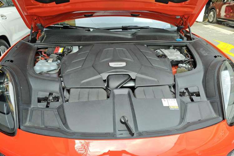 Used Porsche Cayenne 2019 Cayenne Coupé 3.0T Engine Bay