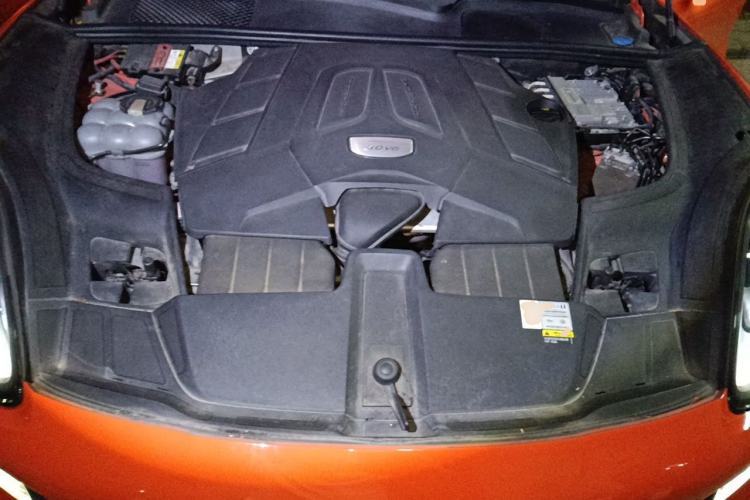 Used Porsche Cayenne 2019 Cayenne Coupé 3.0T Engine Bay
