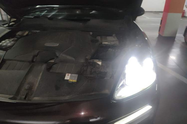 Used Porsche Cayenne 2019 Cayenne 3.0T Engine Bay Left