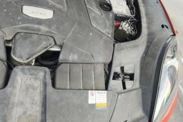 Used Porsche Cayenne 2019 Cayenne Coupé 3.0T Engine Bay Left