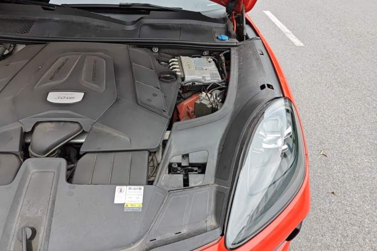 Used Porsche Cayenne 2019 Cayenne 3.0T Engine Bay Left