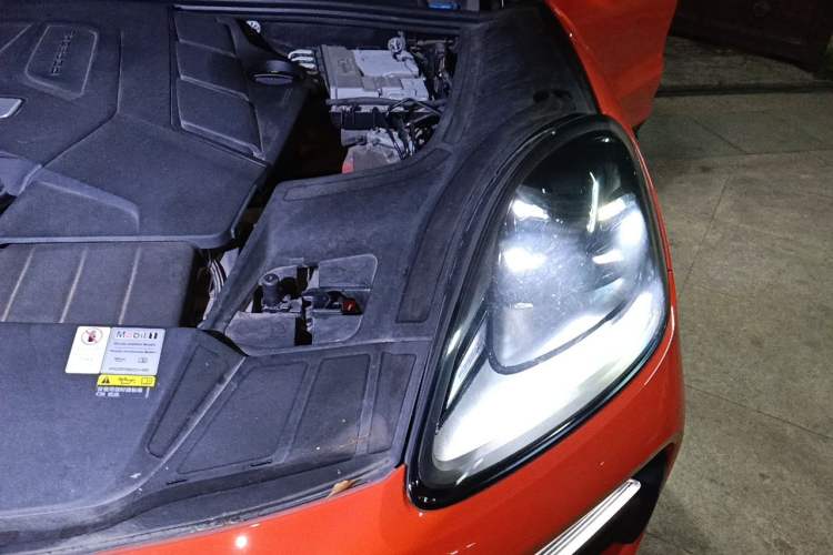 Used Porsche Cayenne 2019 Cayenne Coupé 3.0T Engine Bay Left