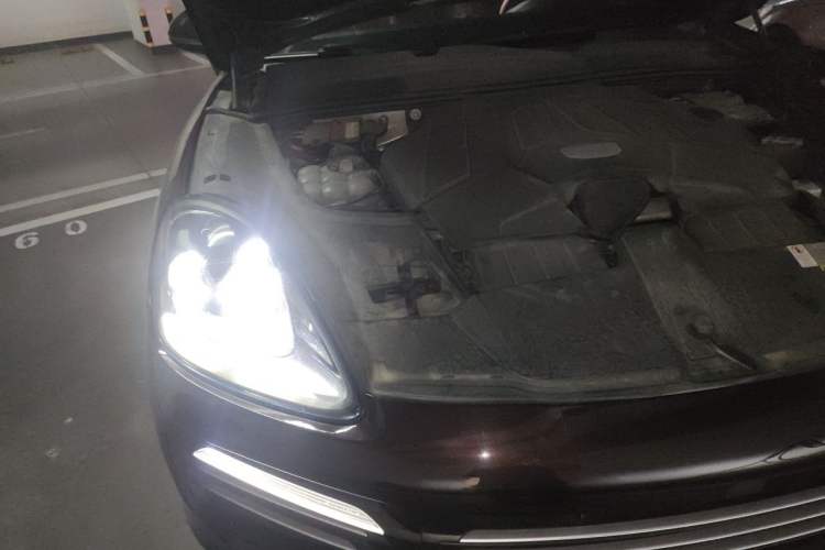 Used Porsche Cayenne 2019 Cayenne 3.0T Engine Bay Right
