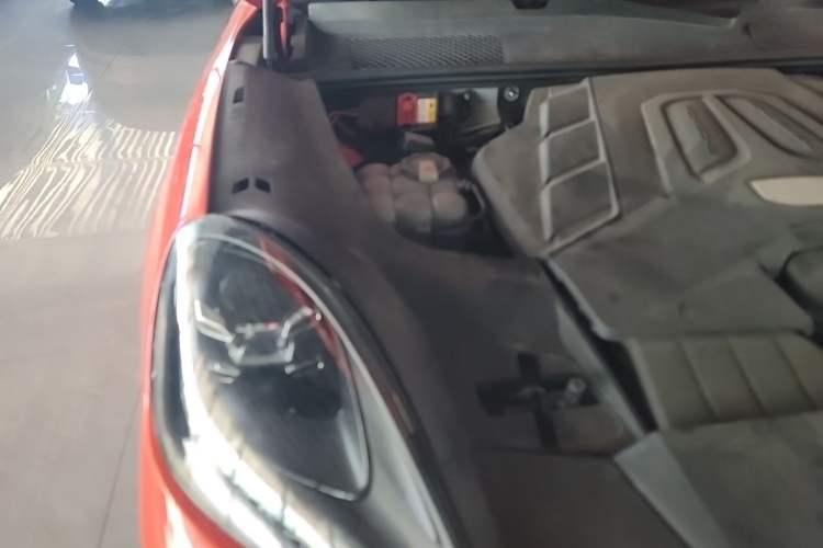 Used Porsche Cayenne 2019 Cayenne Coupé 3.0T Engine Bay Right