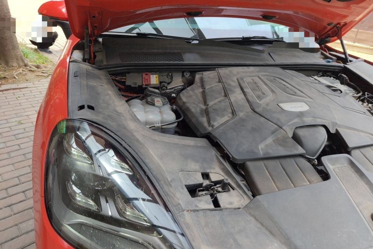 Used Porsche Cayenne 2019 Cayenne Coupé 3.0T Engine Bay Right